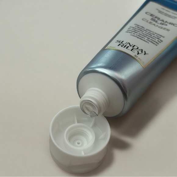 Sunday Riley Ceramic Slip Cleanser Travel Size 1 oz. - Picture 3 of 3